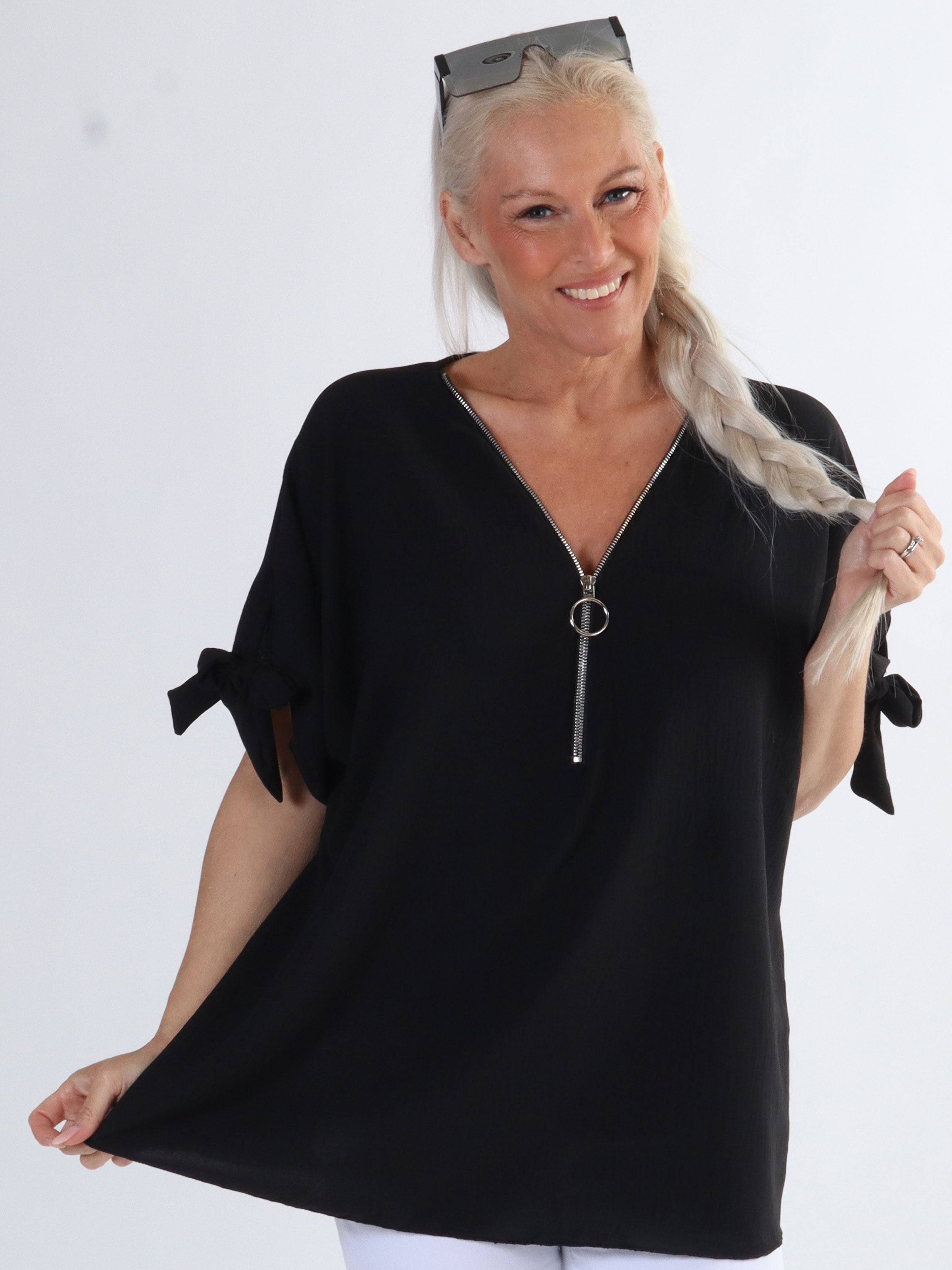 Frankie - Plus size tunika med dragkedja och öglade ärmar